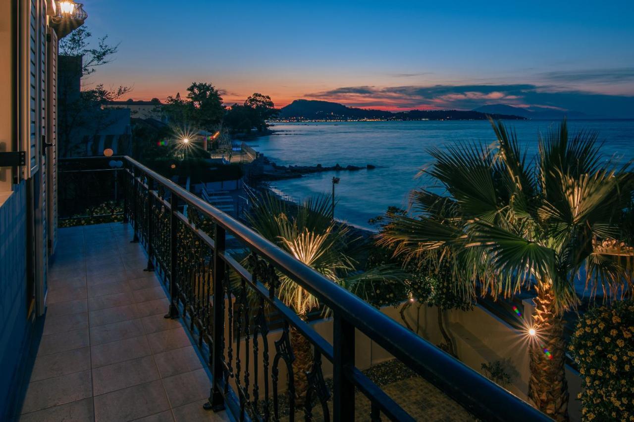 Villa Elizabeth - Seafront Classic Villa! Argászi Kültér fotó