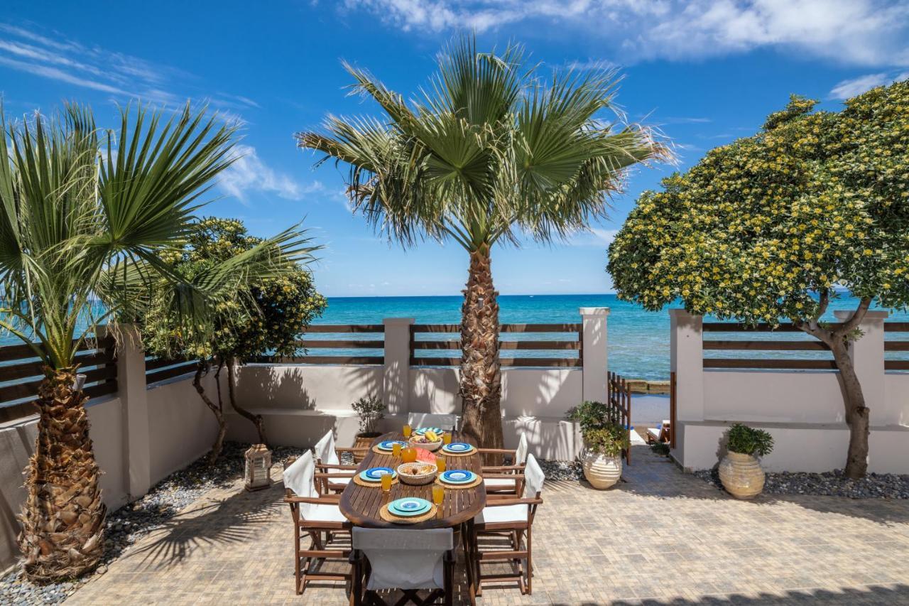 Villa Elizabeth - Seafront Classic Villa! Argászi Kültér fotó