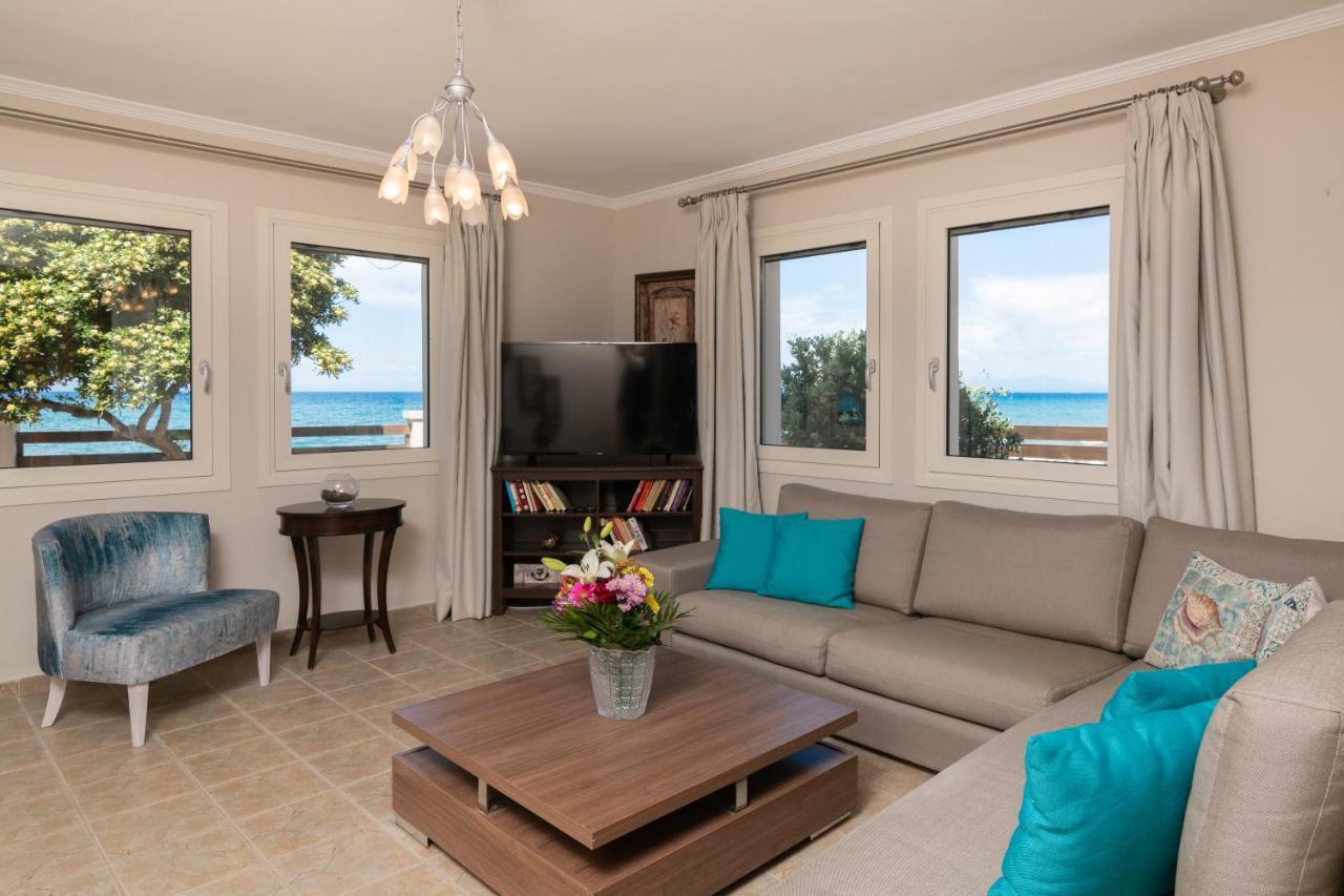 Villa Elizabeth - Seafront Classic Villa! Argászi Kültér fotó